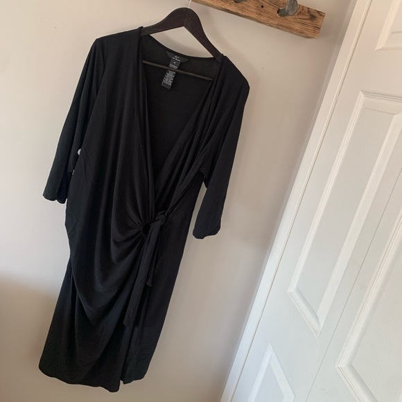 🎉CYBER MONDAY SALE🎉 3 Dresses (NWT/ NWOT) Mystery Dress Bundle - Picture 3 of 7